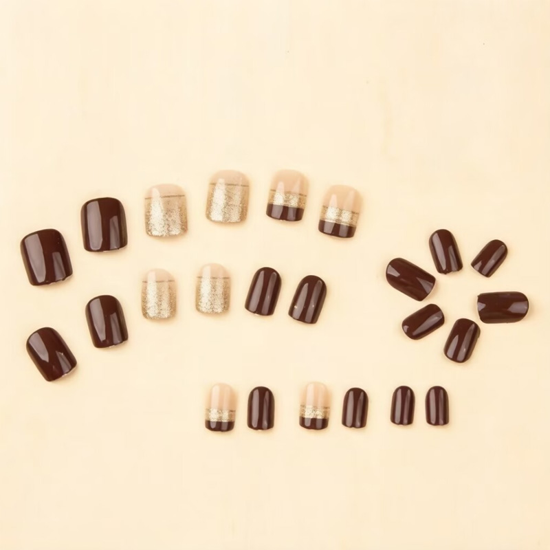 Korte vierkante nepnagels voor - Press On Nail Set recensie en prijs