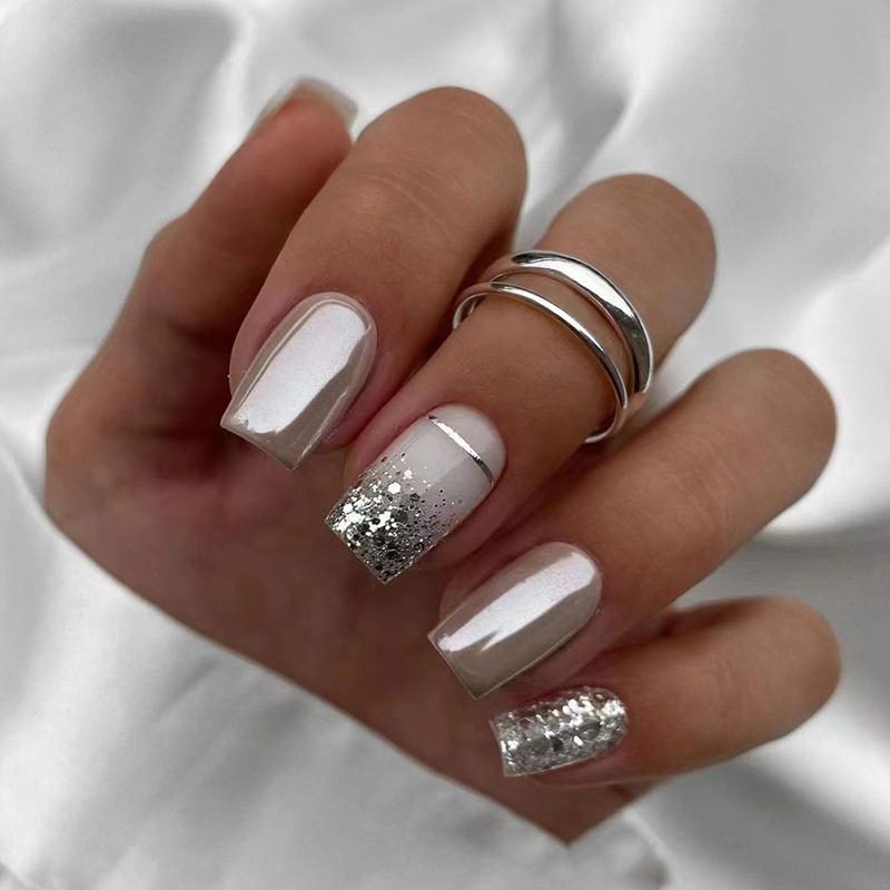 Korte vierkante nepnagels voor - Press On Nail Set recensie en prijs